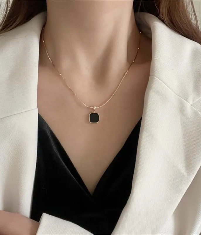 NECKLACE | GOLD ONYX